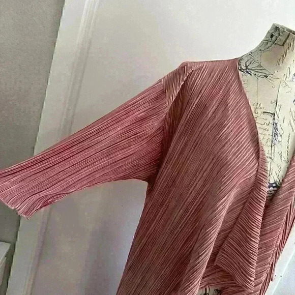 NWT LuLaRoe Women's Size Medium Shirley Kimono Solid Rose Gold Vertical Stripes - Picture 3 of 11